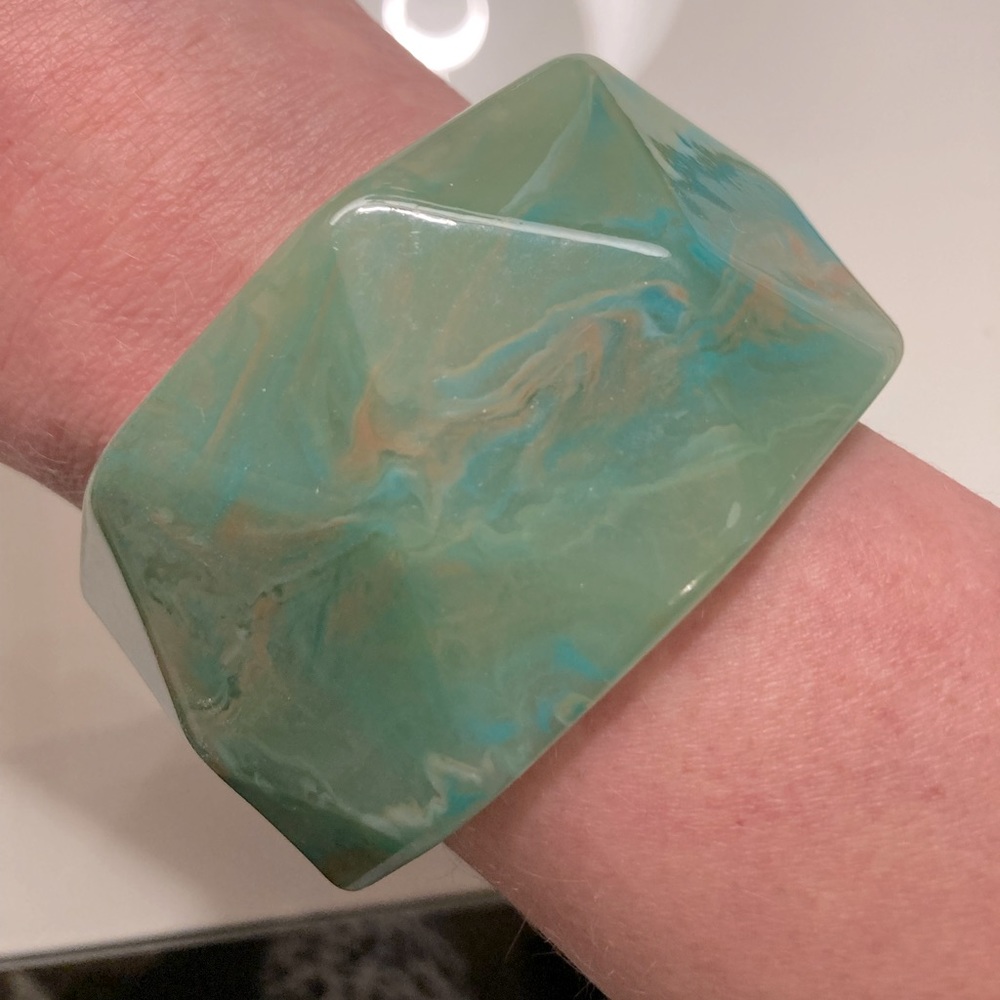 Bangle bracelet